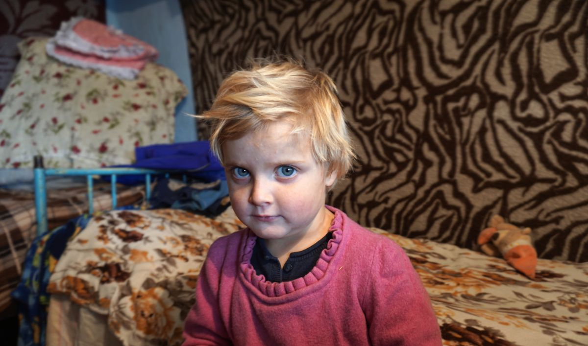 Copilării schilodite de sărăcie