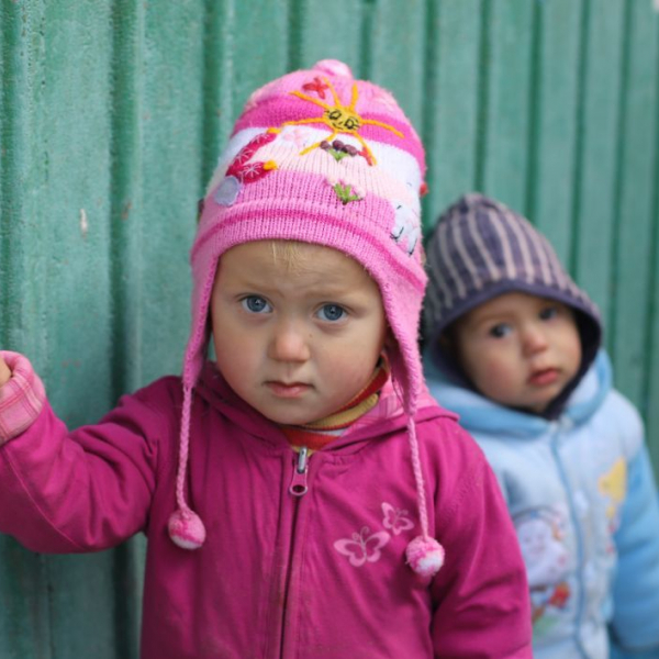 Cu grijă față de copii – o nouă campanie socială marca Copil, Comunitate, Familie